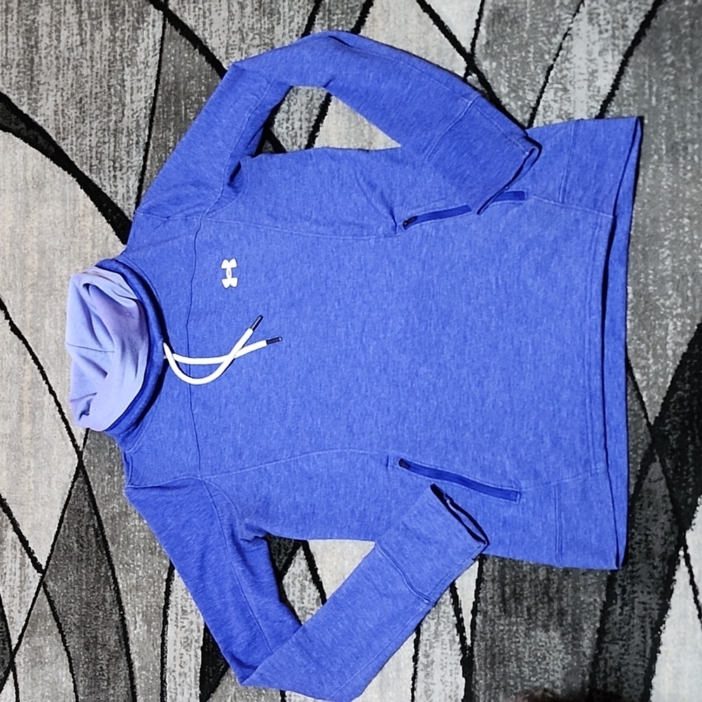 UNDER ARMOUR LOOSE-FIT COWL-NECK THUMB-HOLE SLEEVES LONG-SLEEVED SHIRT